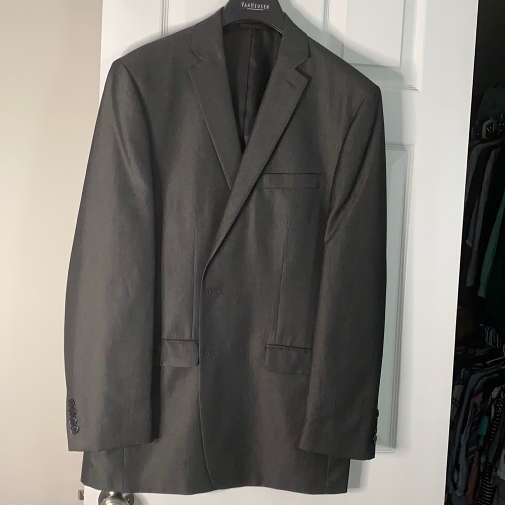 Gray men’s sports coat/ blazer